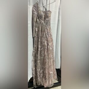 Mac Duggal 20395 NWT One Shoulder Gown